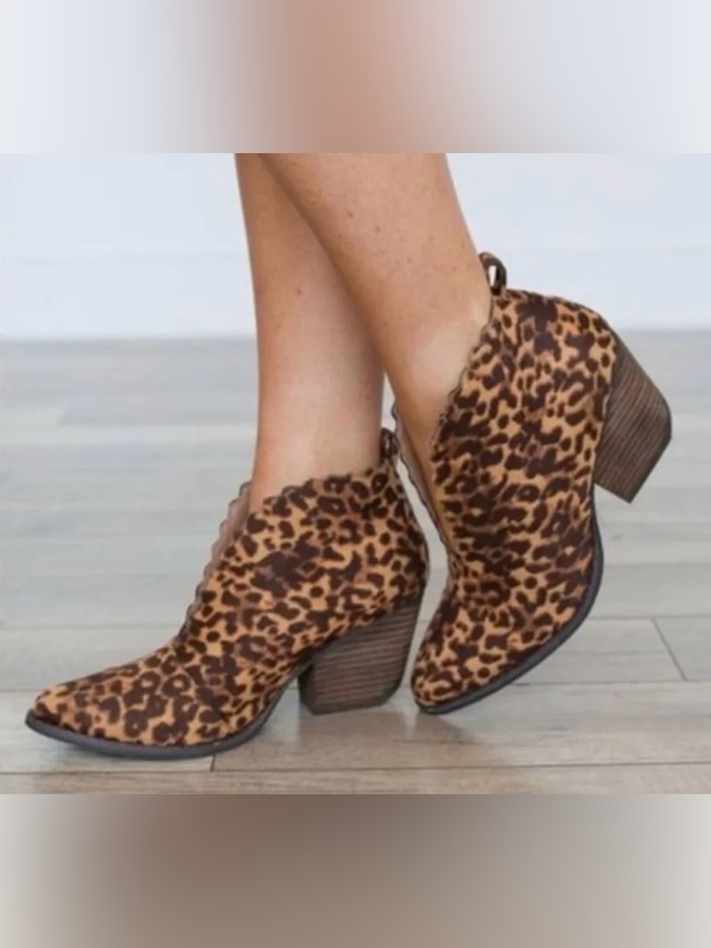 Coconuts by Matisse Addie Leopard Print Ankle Boots Size 8.5 M Scalloped Booties